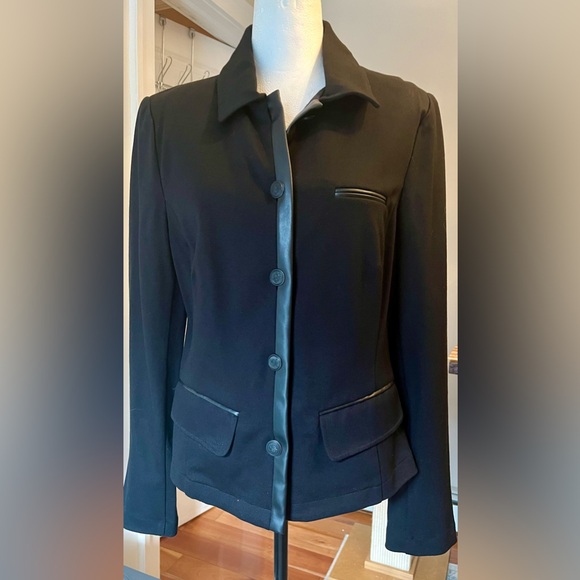 CAbi Jackets & Blazers - Cabi black button up blazer